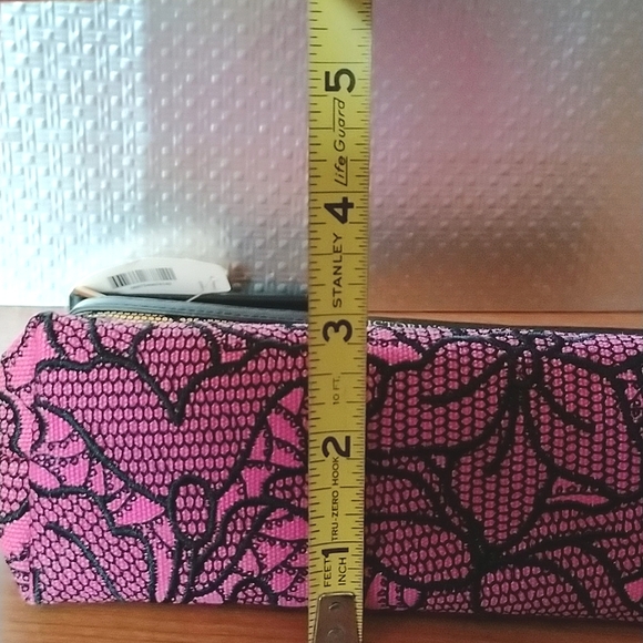 BNWT Victoria's Secret Ombre Floral Patterned Makeup Bag - Picture 9 of 9